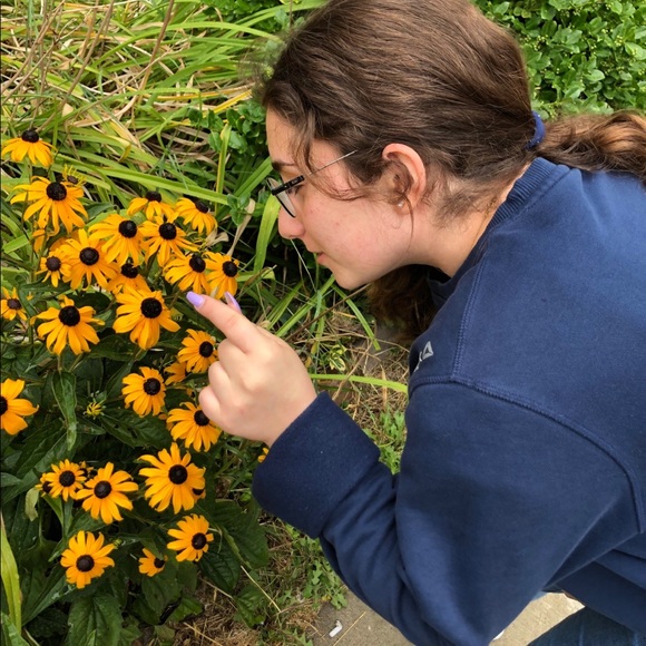 Meet your Posher, Nayeli - Picture 1 of 1